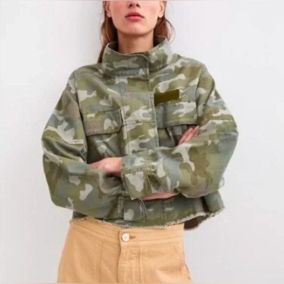 Zara Cropped Green Raw Hem Velcro Pocket Camo Print Army Utility Jacket (Sz M) - Picture 3 of 15